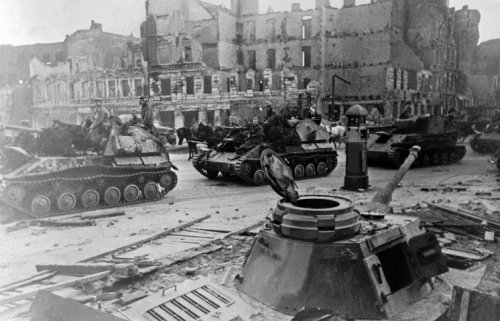 2 мая 1945 года. Советские войска взяли Берлин