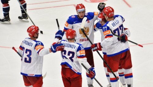 Сборная России по хоккею проиграла команде США  со счетом 4:2