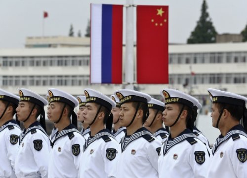 Председатель КНР: Китай и Россия будут плечом к плечу защищать мир