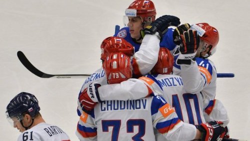 Хоккеисты сборной России  обыграли команду Словакии со четом 3:2
