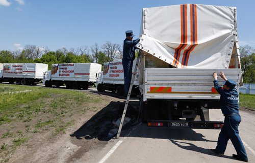 Украинские пограничники выявили нарушения при въезде российского гумконвоя