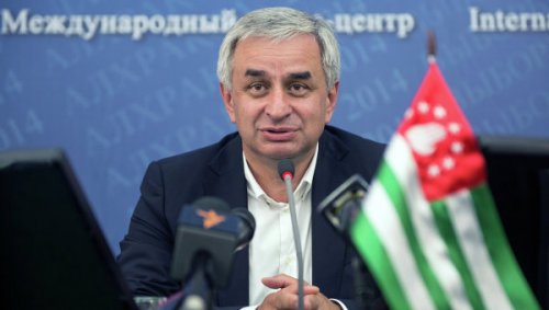 Глава Абхазии рассчитывает обсудить с Путиным вопросы сотрудничества