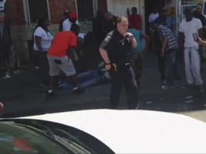 Полицейский расстрелял темнокожего мужчину в Балтиморе