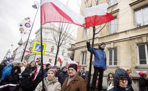Польша бросает вызов и России, и Германии