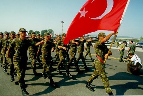 ВС Турции открыли огонь по позициям ИГ в Сирии 