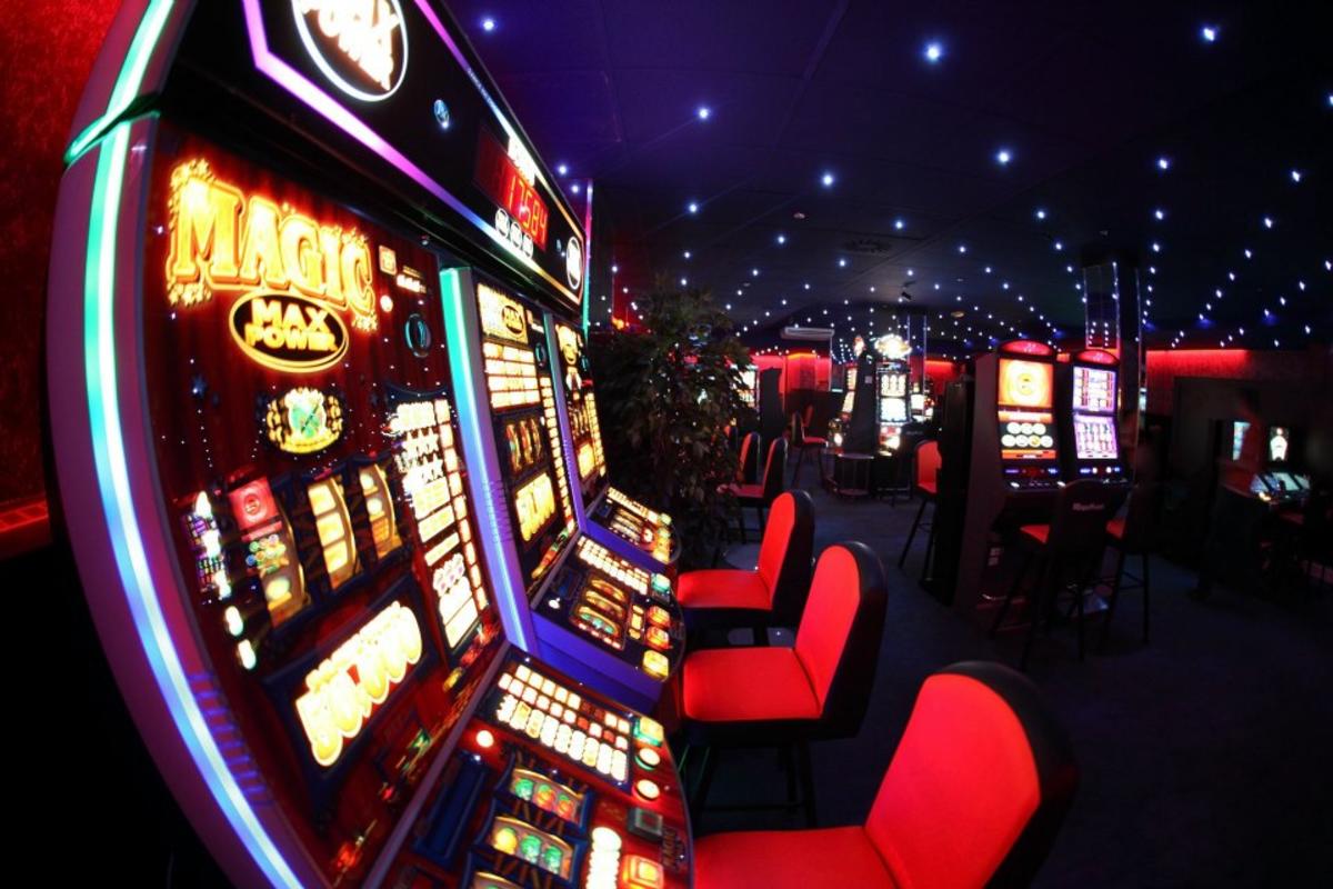 казино игровые автоматы клубы