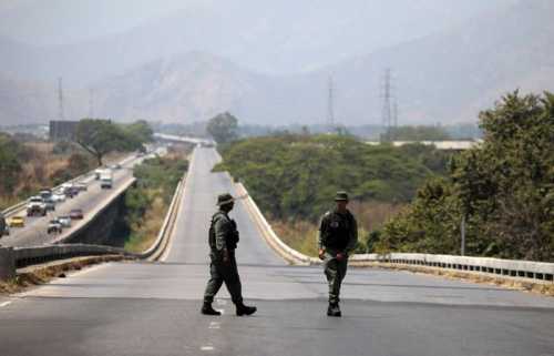 Венесуэла временно закрывает три моста на границе с Колумбией 