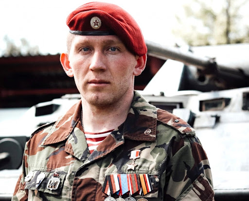 Звезда Героя за секретную битву. Как один спецназовец отбился от сорока террористов и спас от смерти сирийский город