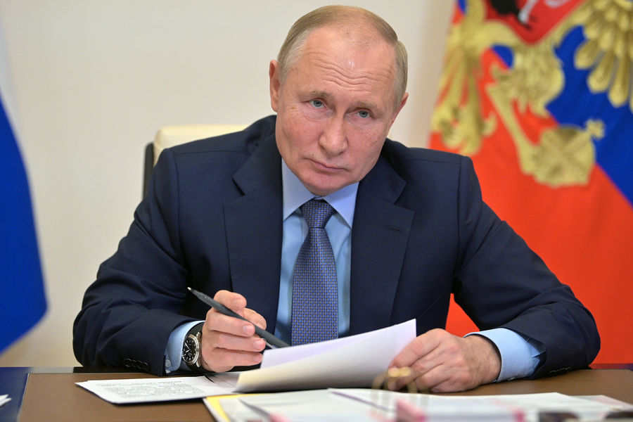 Путин: «…в двух ПОКА непризнанных республиках ЛНР и ДНР…»