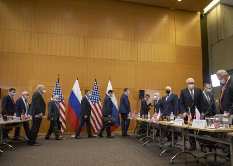 Достойный ответ. Россия загоняет США в многополярный мир