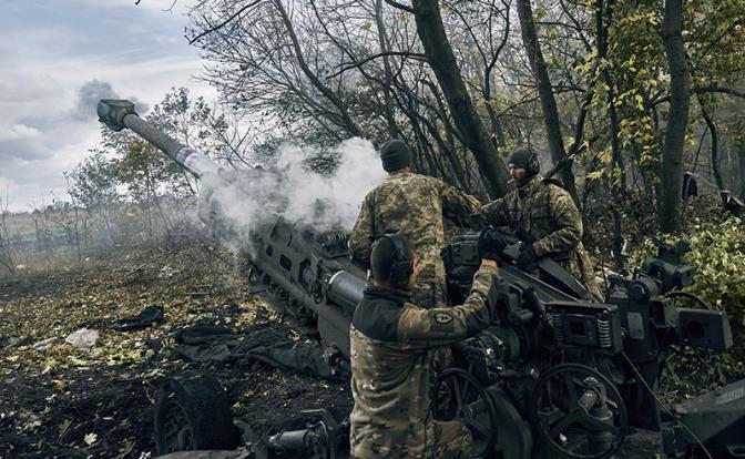 Артиллерийская дуэль: Киев уже недоволен американскими М777 — стволы «летят»